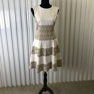 Belle Badgley Mischka Sleeveless Fit & Flare Silhouette. Preloved